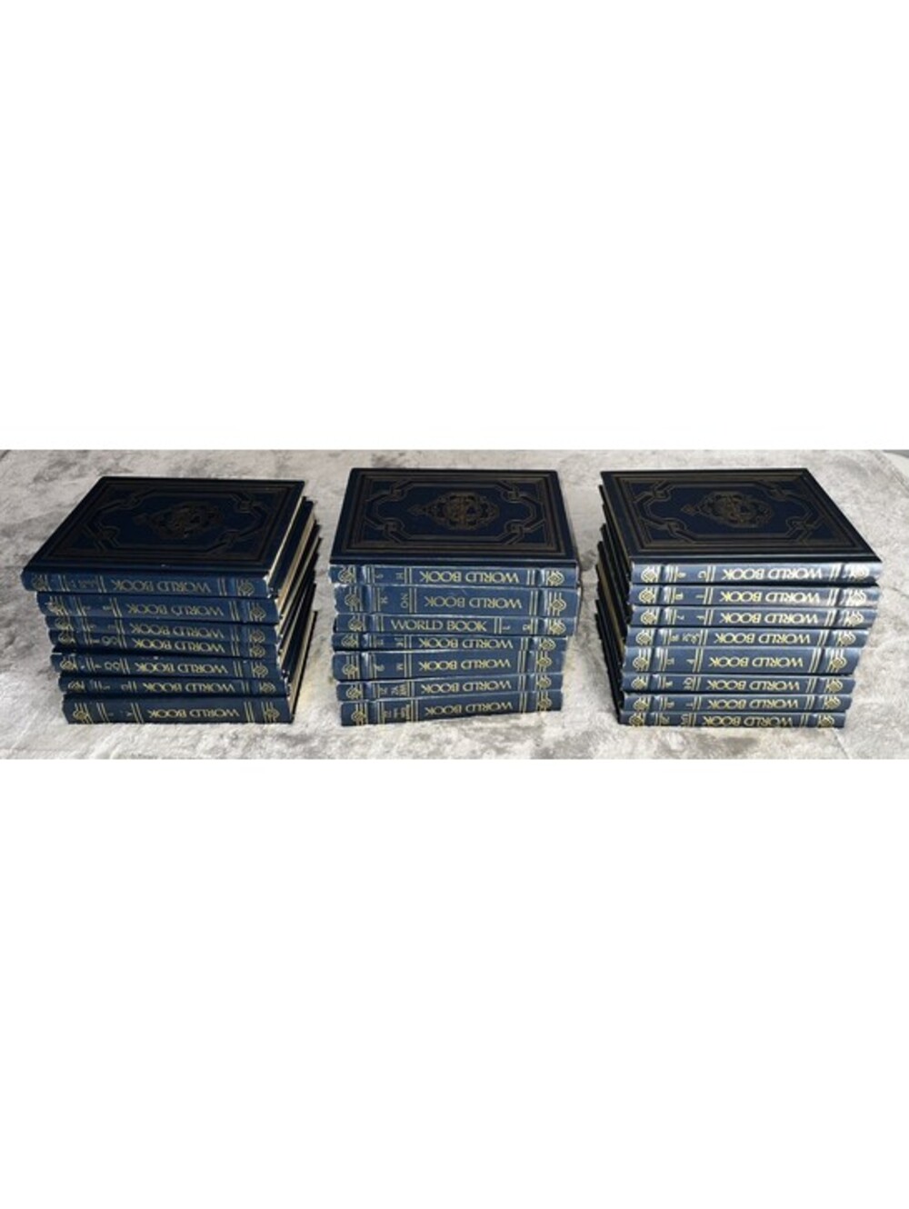 World Book Encyclopedia set of 22 books 1990 Ed - (1-22 Vol) Great Collection